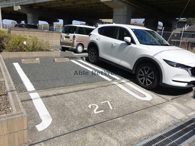 駐車場　駐車場