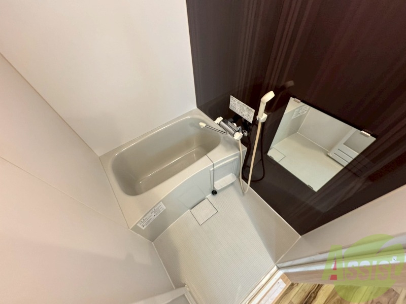 バス・シャワールーム　ユニットバスです。疲れを癒すのに欠かせませんね！