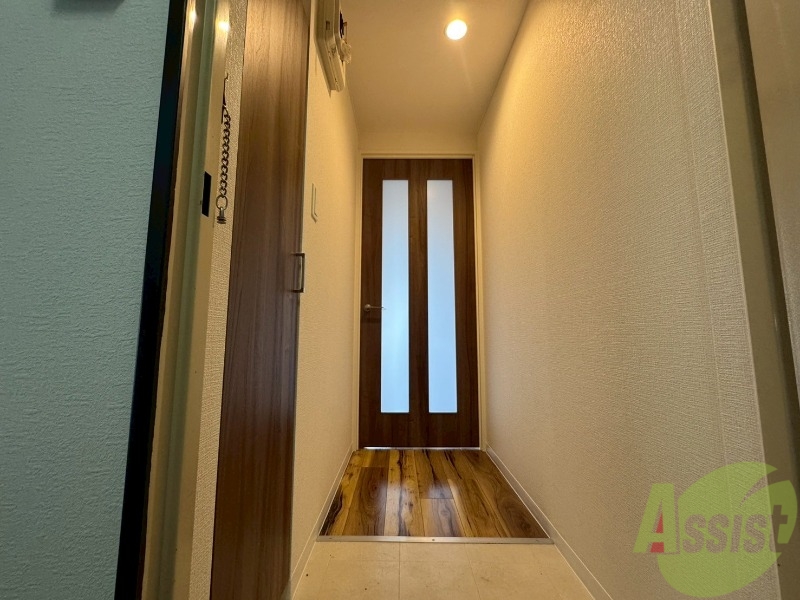 玄関　玄関の様子です。明るい印象ですね。気分もあがりそう。