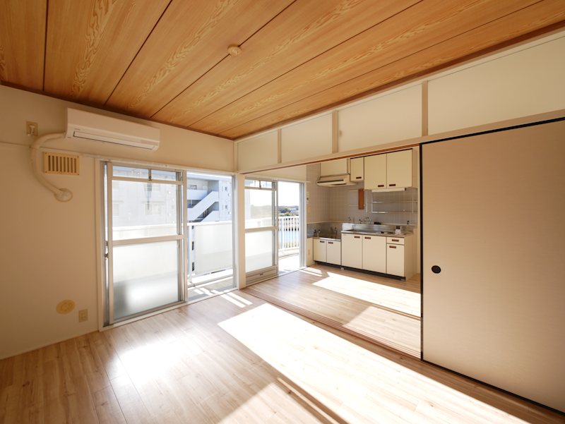 居室・リビング　南側洋室6帖