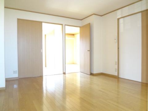 居室・リビング　室内