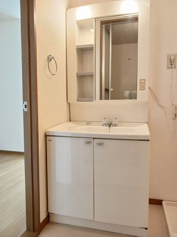 洗面設備　使いやすい洗面所です