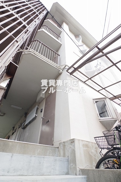 建物外観　鉄骨造のしっかりとした物件！