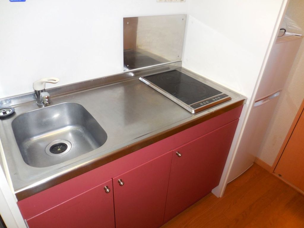 キッチン　2口ＩＨコンロなので安全にお使いいただけます。