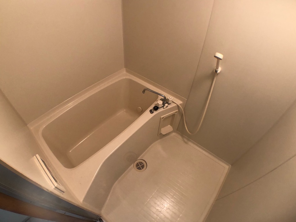 バス・シャワールーム　バストイレ別でおすすめです