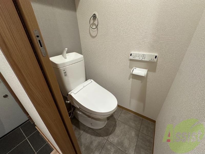 トイレ　お手洗いは嬉しいウォシュレット付きございます