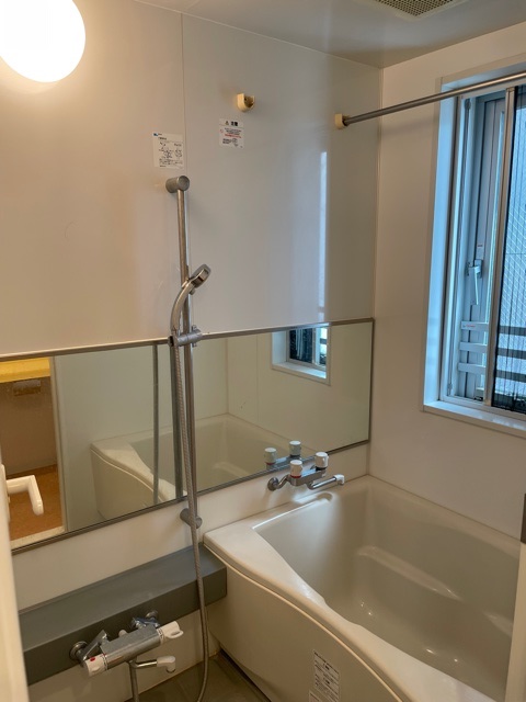 バス・シャワールーム　※反転タイプの写真を使用しています。