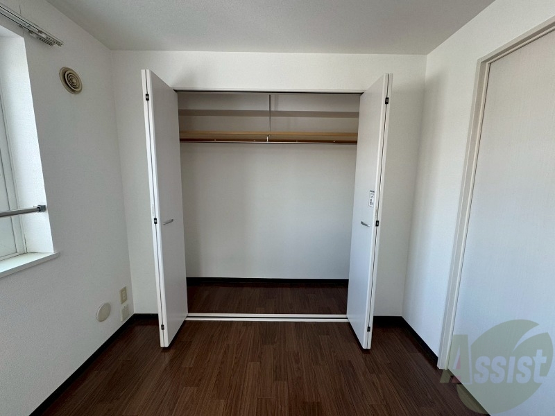 収納　寝室のクローゼットです。部屋がすっきり片付きます。