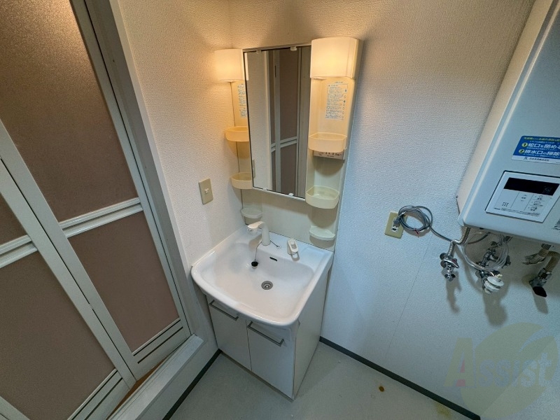 洗面設備　洗面台はこちら。身支度はここでばっちりですね。
