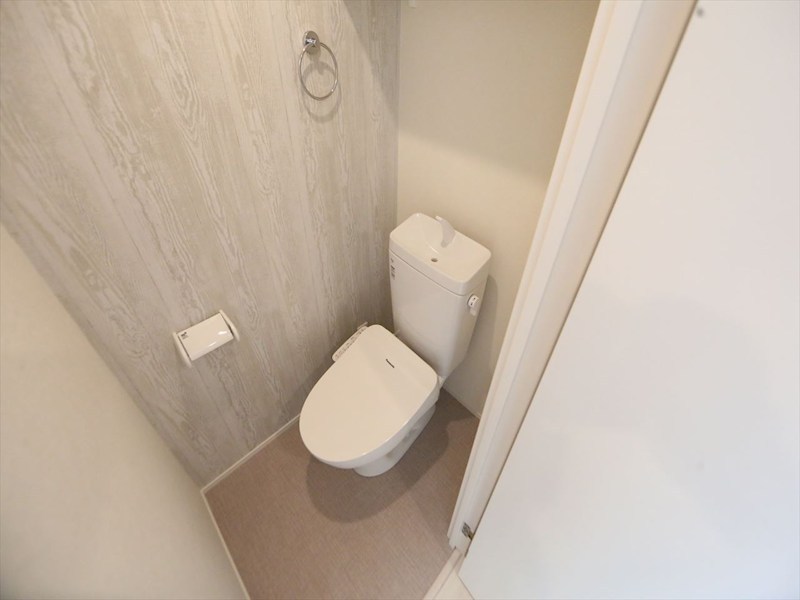 トイレ　温水洗浄暖房便座付トイレ　同仕様写真