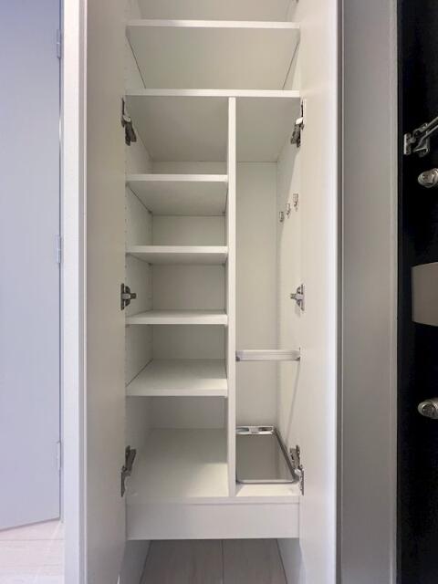 収納　シューズボックス