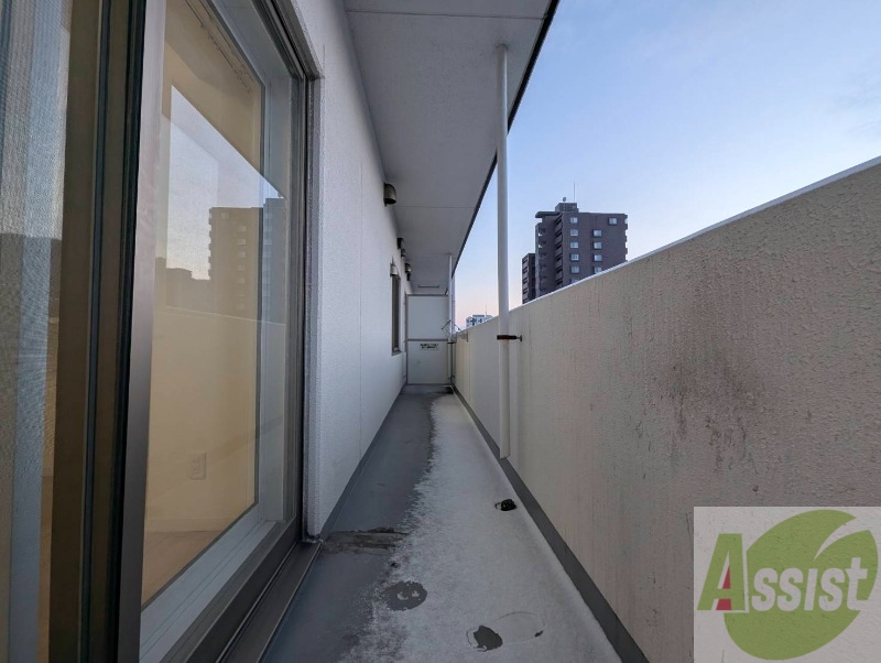 バルコニー　バルコニーです。洗濯物を干したり一息ついたりできますね！