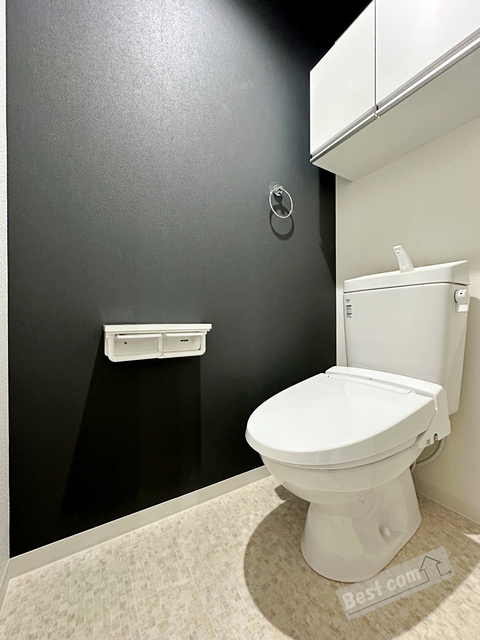 トイレ　温水洗浄便座付き♪