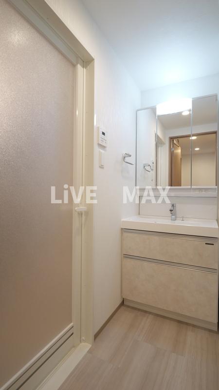 洗面設備　反転タイプ