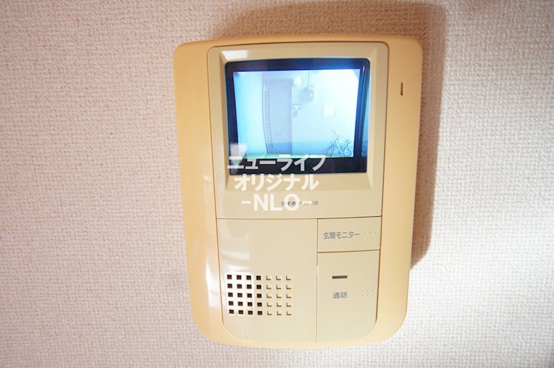 セキュリティ　突然の来客にも安心なモニター付インターホン