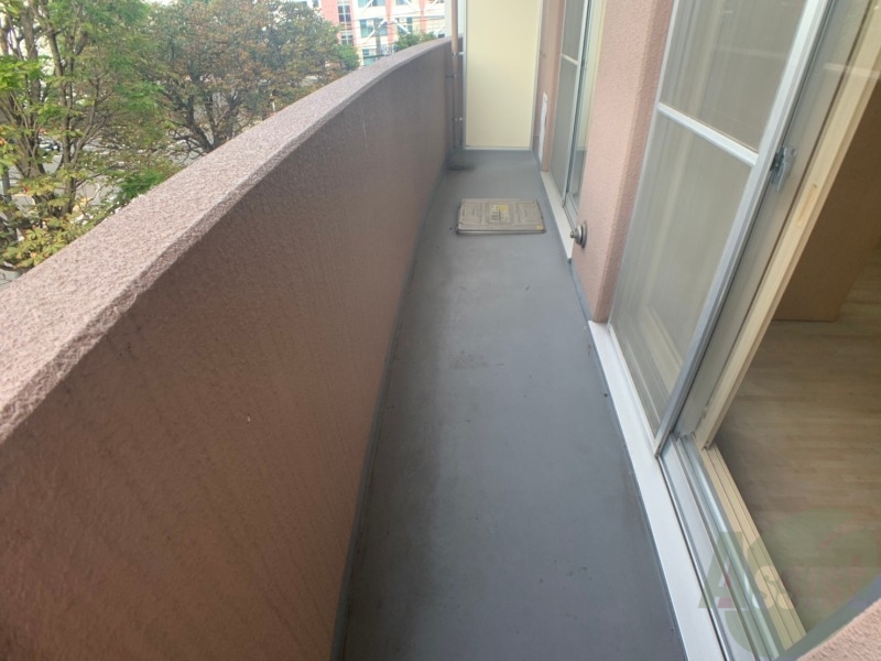 バルコニー　バルコニーはこちら！晴れの日には日差しが沢山差し込みます！