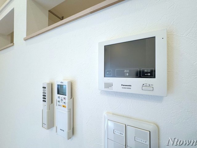 セキュリティ　モニター付きインターホンです。