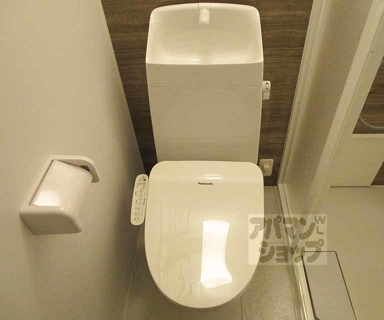 トイレ　２０１号室の写真です。