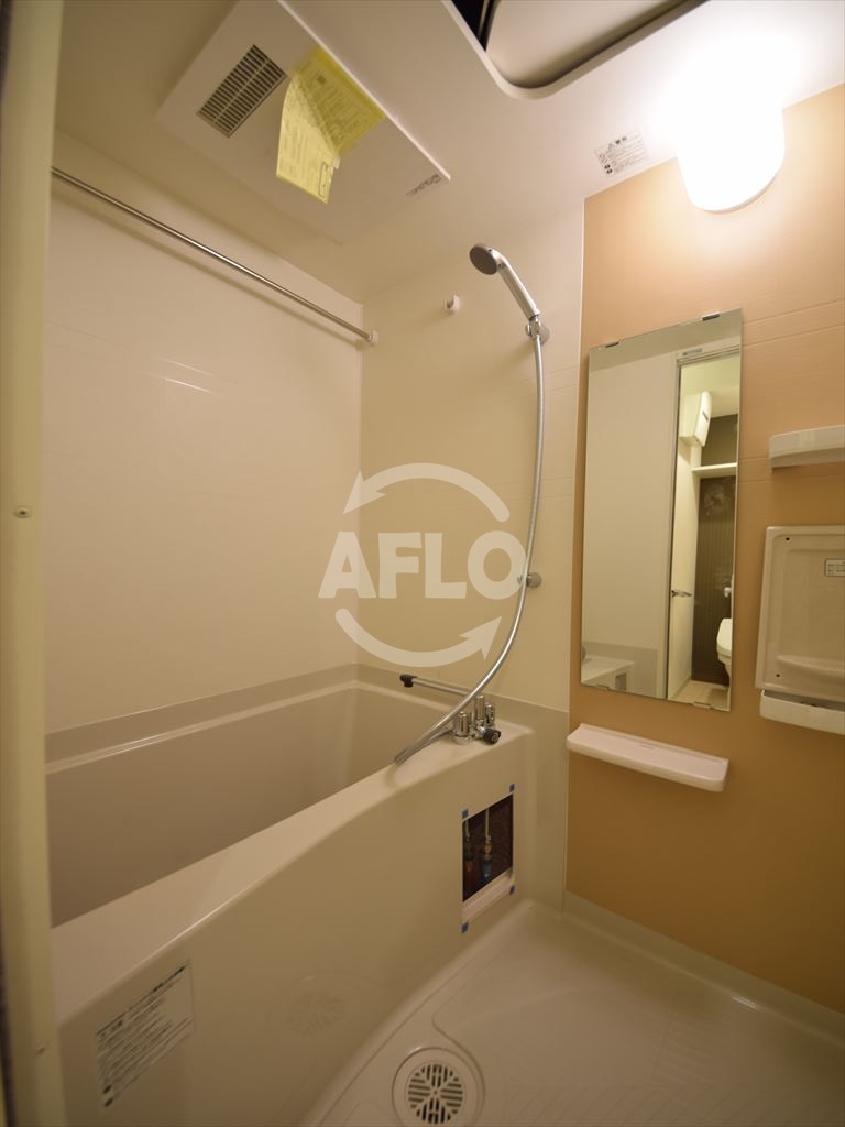 バス・シャワールーム　ミラージュパレス難波東レジデンス　ひろびろバスルーム