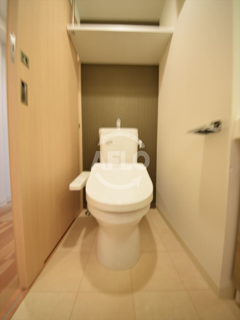 トイレ　ミラージュパレス難波東レジデンス　温水洗浄便座