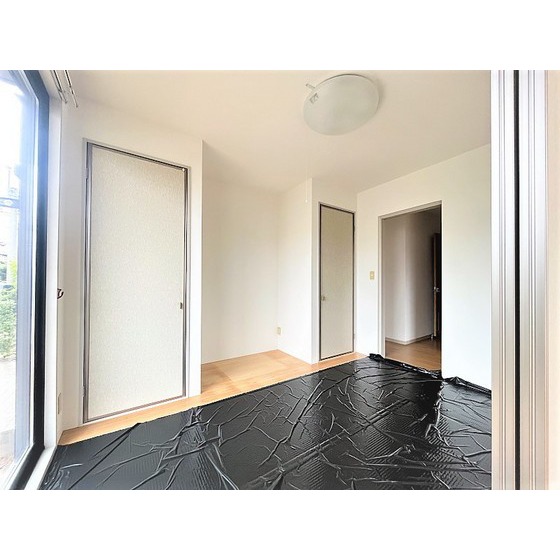 収納　板の間つき和室収納