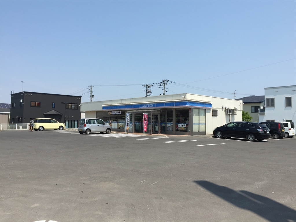コンビニ　ローソン 弘前泉野店（コンビニ）まで743m