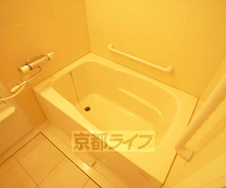 バス・シャワールーム　綺麗なお風呂です。