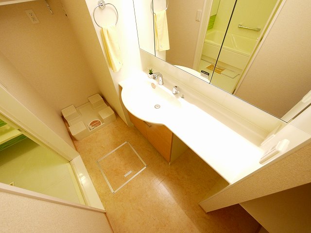 洗面設備　コンパクトで使いやすい洗面所