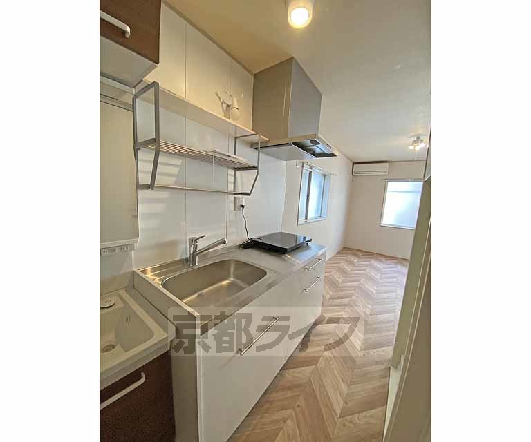 キッチン　ワイドなキッチンでシンクも広くお料理しやすいです。