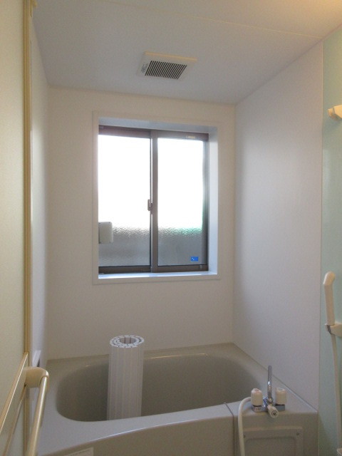 バス・シャワールーム　追焚給湯付きバス