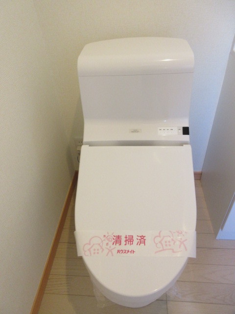 トイレ　温水洗浄便座