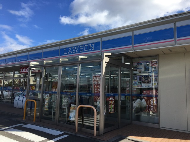 コンビニ　ローソン須賀川北店（コンビニ）まで290m