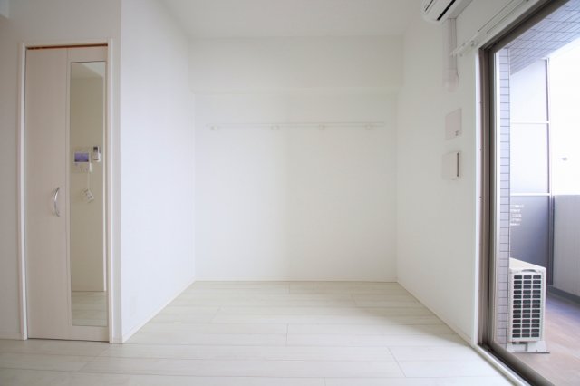 バルコニー　開放的で明るい空間を演出してくれるバルコニーです