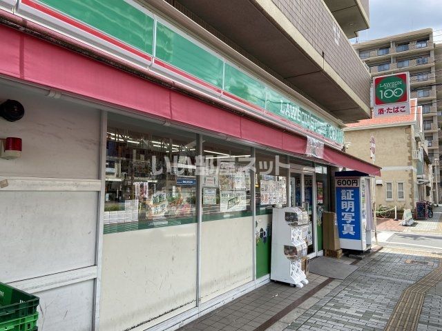 コンビニ　ローソンストア100 LS俊徳道店（コンビニ）まで728m