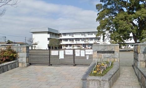小学校　新磯小学校（小学校）まで500m