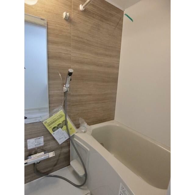 バス・シャワールーム　浴室暖房換気乾燥機付き！