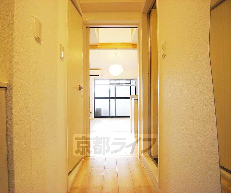 その他部屋・スペース　広い廊下です。