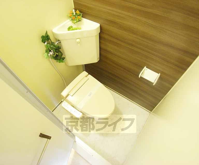 トイレ　ウォシュレット付きです。