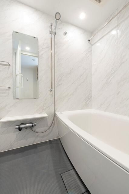 バス・シャワールーム　※同タイプ住戸です