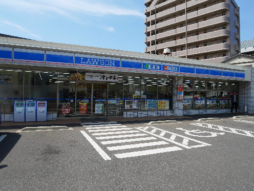 コンビニ　【ローソン小倉田町東店】（コンビニ）まで301m