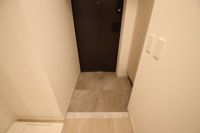 玄関　※別号室の参考写真です※