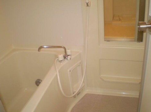 バス・シャワールーム　同タイプのお写真です