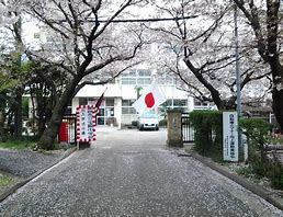 中学校　宝殿中学校（中学校）まで1072m