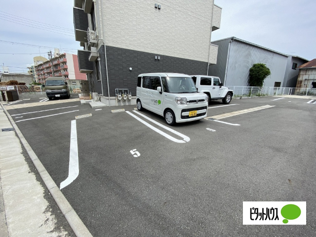 駐車場　駐車場
