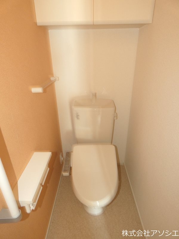 トイレ　ウォシュレット便座