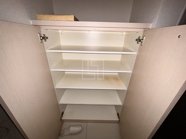 収納　グランマーレ天満橋　下駄箱