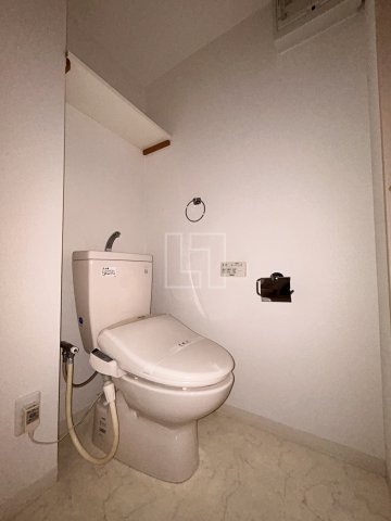 トイレ　グランマーレ天満橋　温水洗浄便座