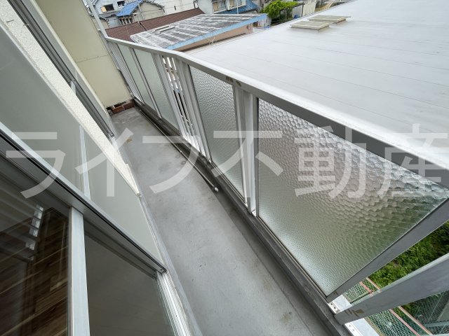 バルコニー　お洗濯にも便利なバルコニー付き