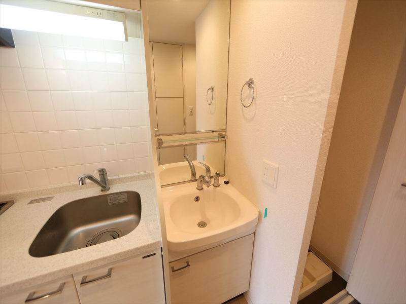 洗面設備　独立洗面台付（シャンプードレッサー付）