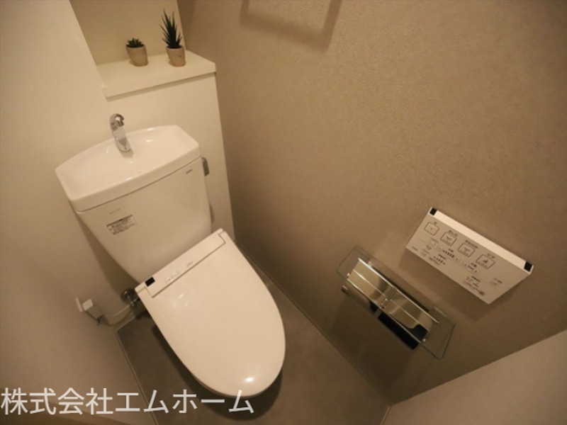 トイレ　温水洗浄便座付トイレ